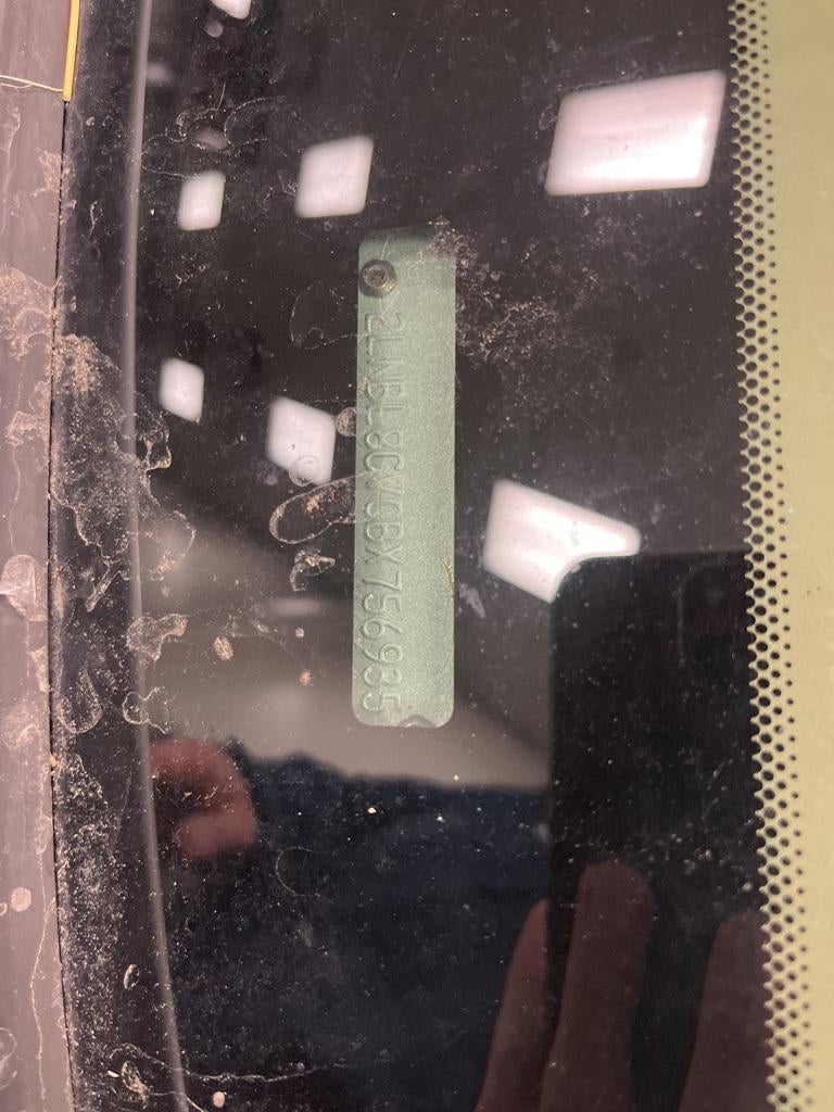 2011 Lincoln Town Car Signature Limited