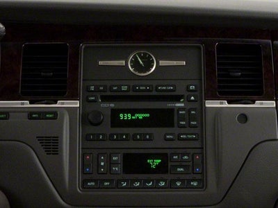 2011 Lincoln Town Car Signature Limited