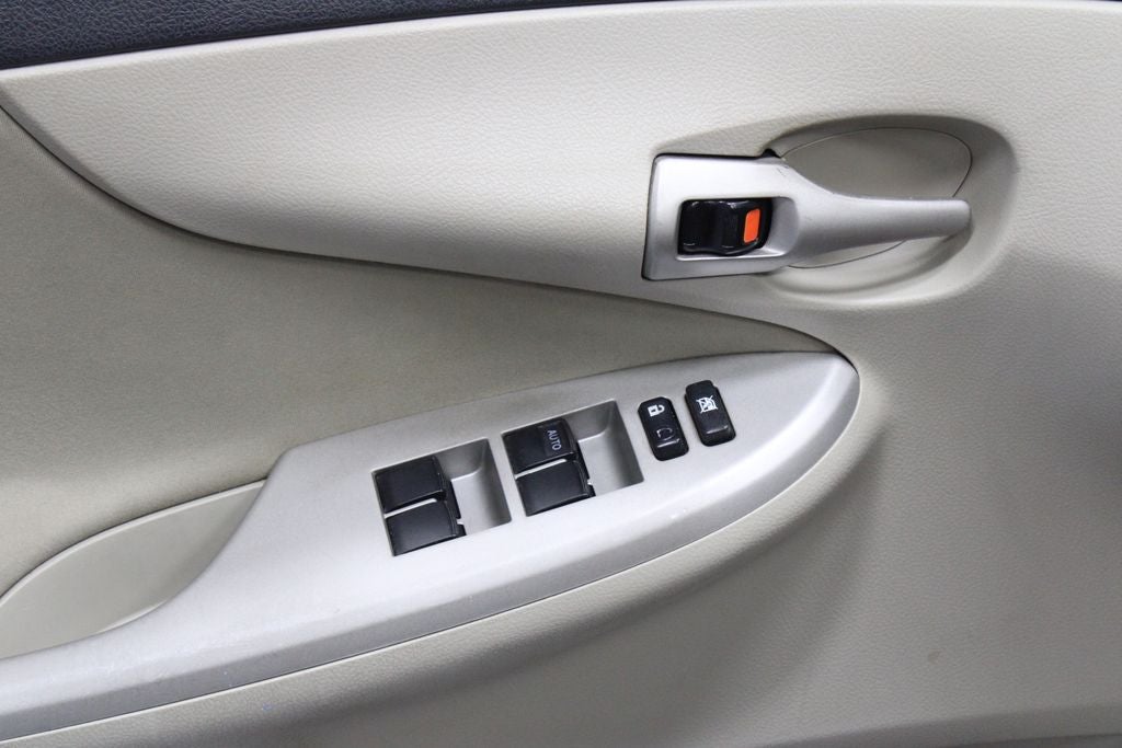 2011 Toyota Corolla LE