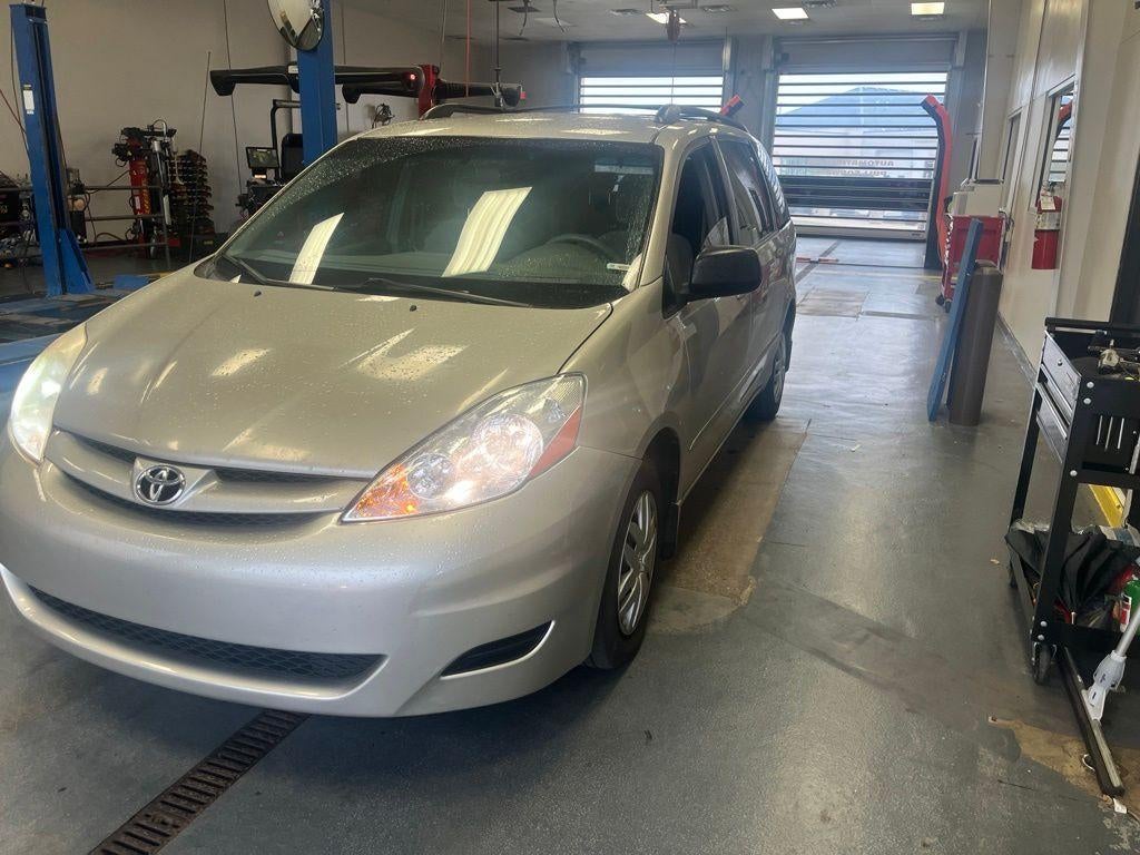 2009 Toyota Sienna CE