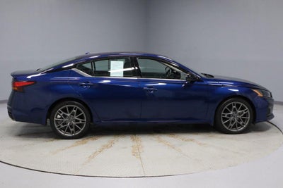 2023 Nissan Altima 2.0 SR Sedan