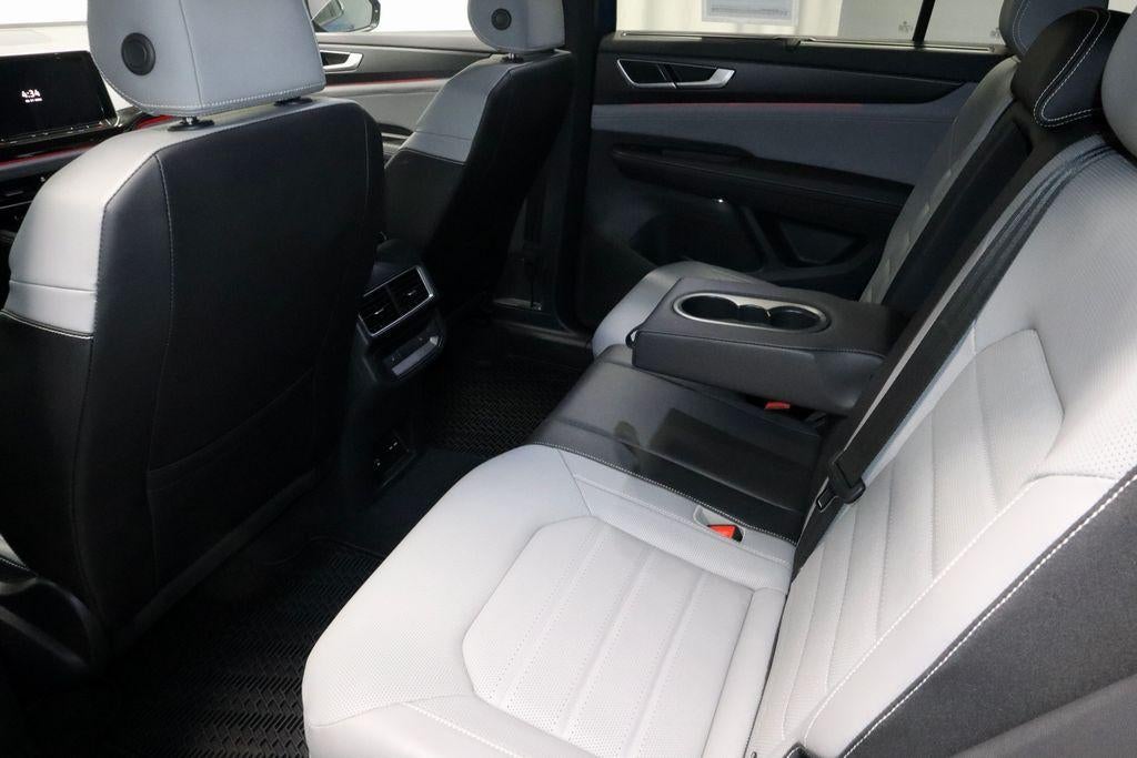 2025 Volkswagen Atlas Cross Sport 2.0T SEL R-Line Black 4MOTION