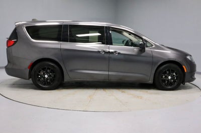 2023 Chrysler Voyager LX FWD