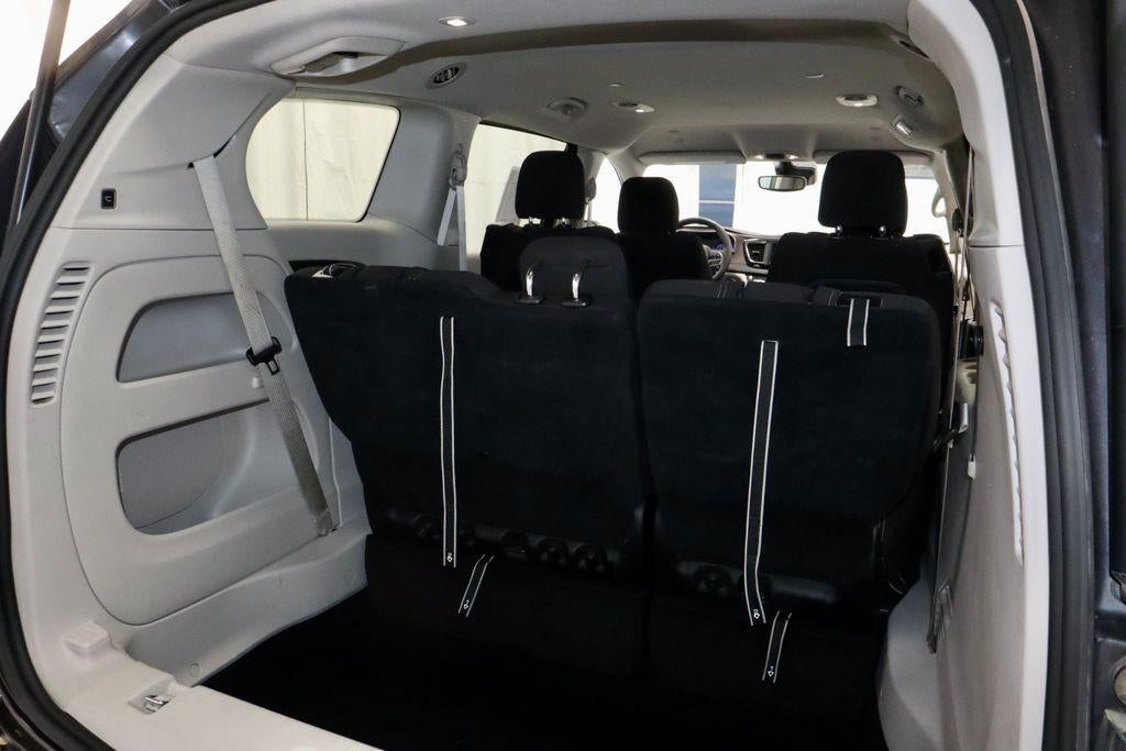 2023 Chrysler Voyager LX FWD