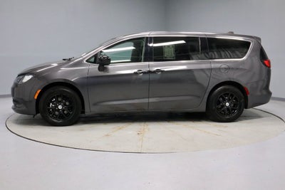 2023 Chrysler Voyager LX FWD