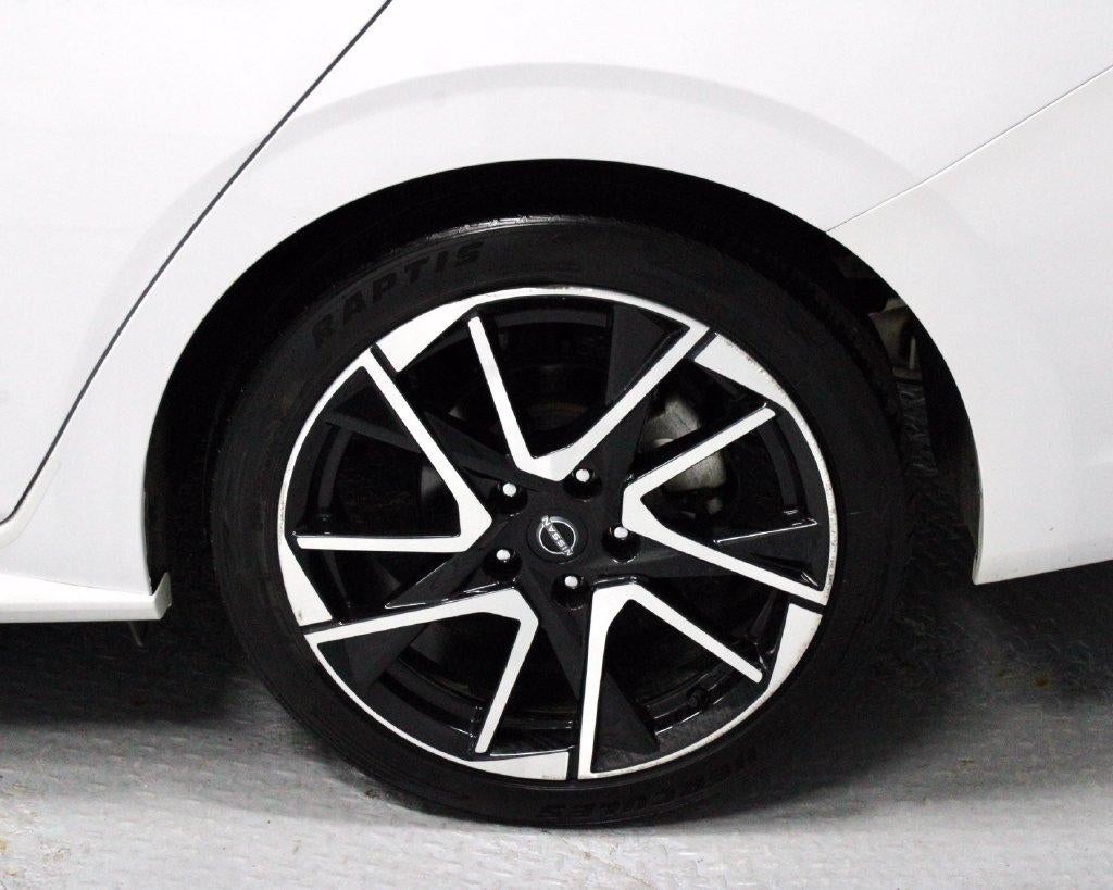 2025 Nissan Sentra SR CVT