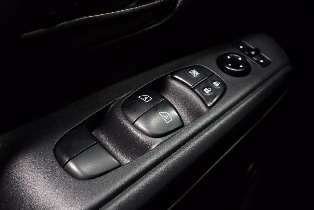 2024 Nissan Kicks S FWD