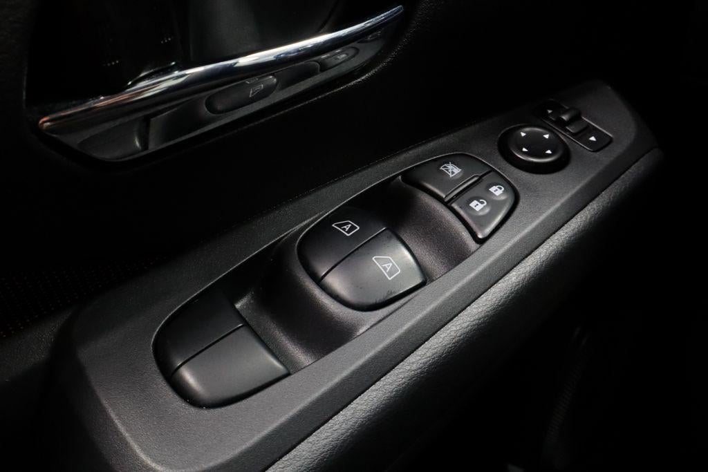 2024 Nissan Kicks SR FWD