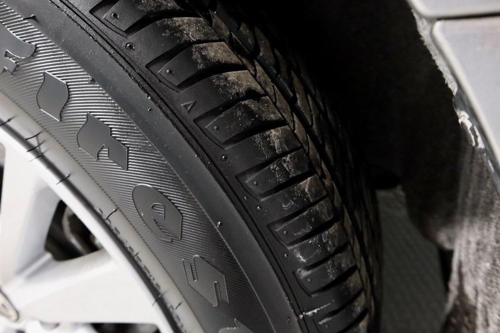 2025 Toyota Camry LE (SE)