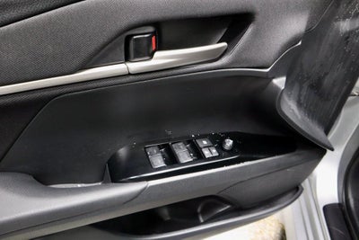 2025 Toyota Camry LE (SE)