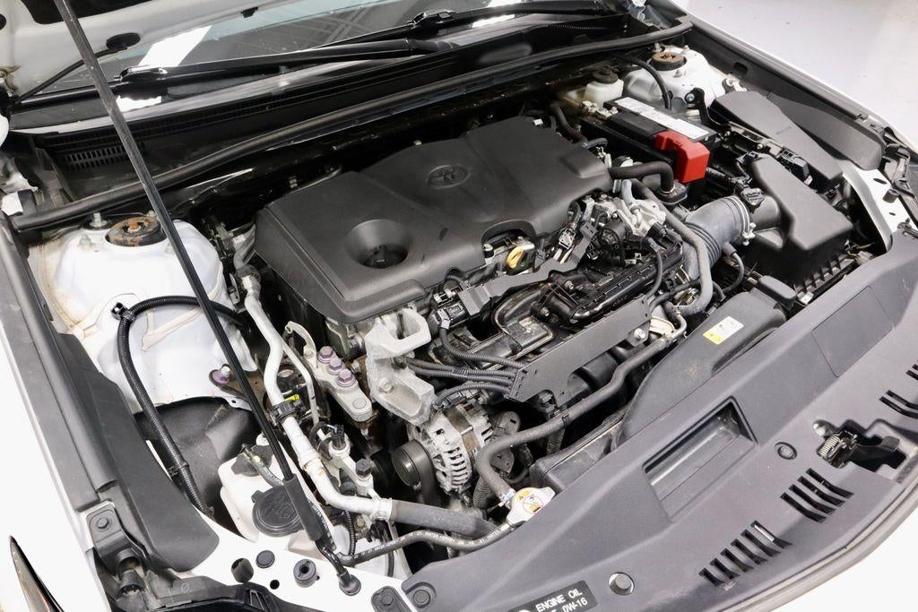 2022 Toyota Camry SE Auto (SE)