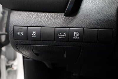 2022 Toyota Camry SE Auto (SE)