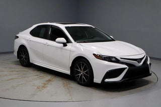 2022 Toyota Camry SE Auto (SE)