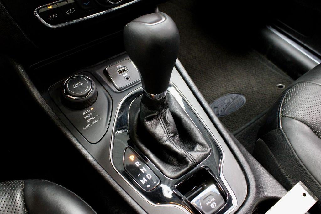 2019 Jeep Cherokee Overland