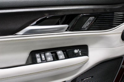 2024 Jeep Wagoneer Base