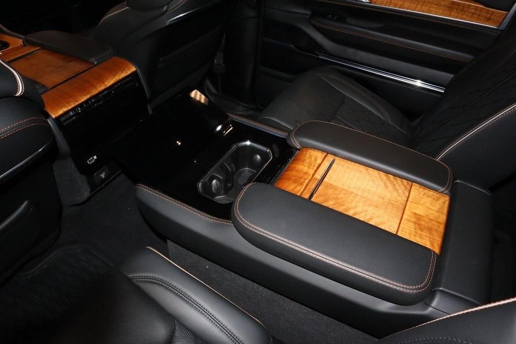 2022 Jeep Grand Wagoneer Series III