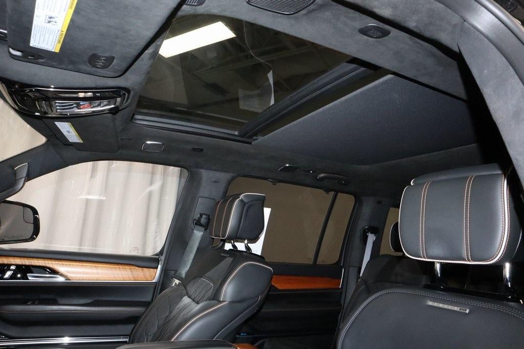 2022 Jeep Grand Wagoneer Series III