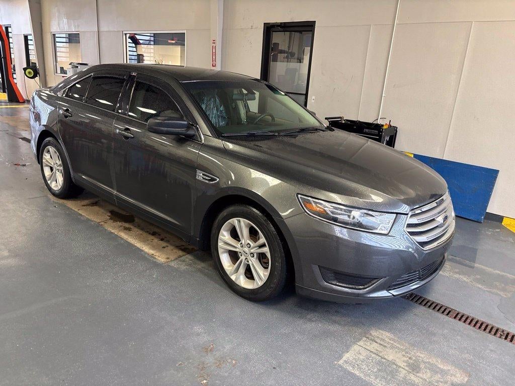 2017 Ford Taurus SE