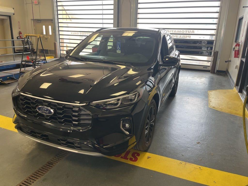 2023 Ford Escape ST-Line Elite