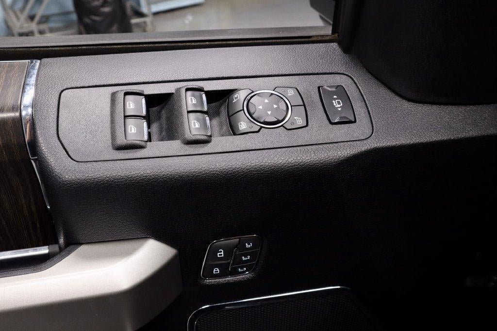 2020 Ford Super Duty F-350 DRW Lariat
