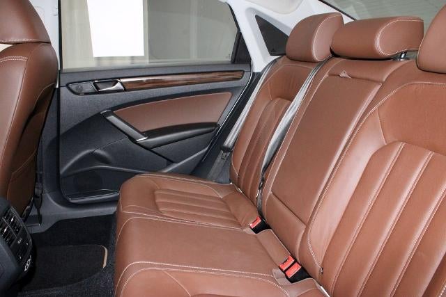2022 Volkswagen Passat 2.0T Limited Edition