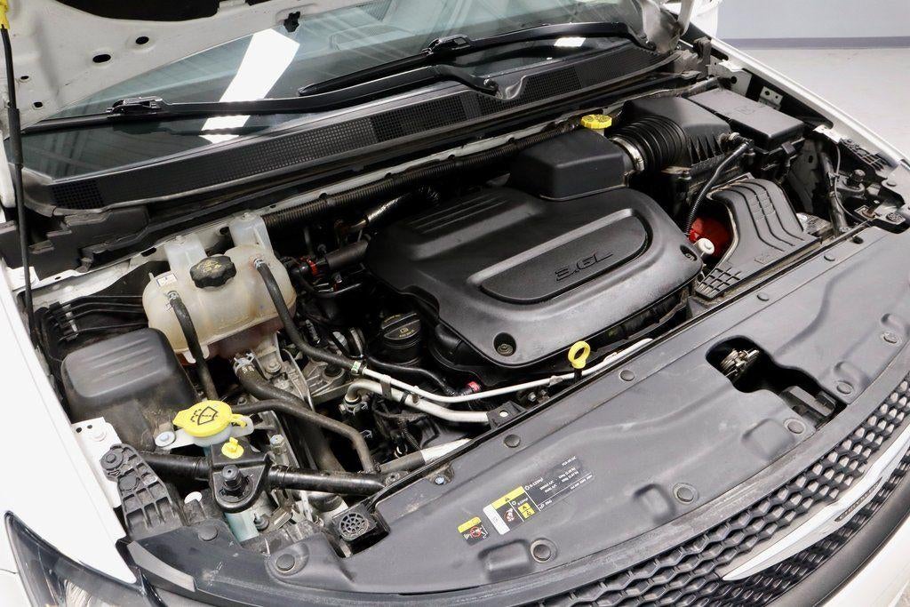 2023 Chrysler Voyager LX