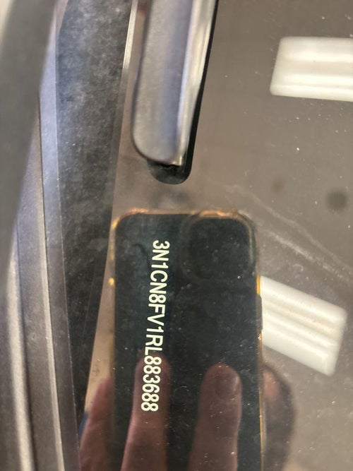 2024 Nissan Versa 1.6 SR