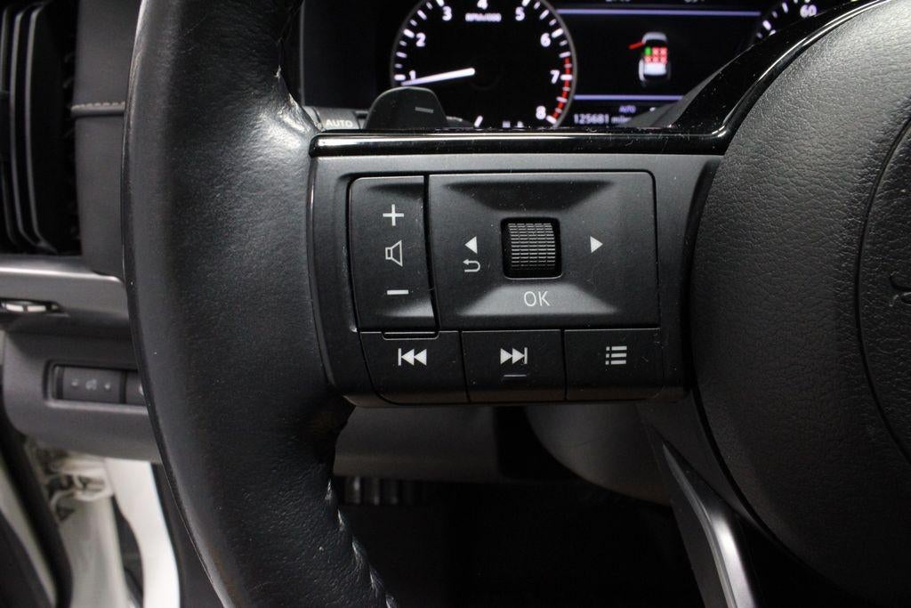 2022 Nissan Pathfinder SL
