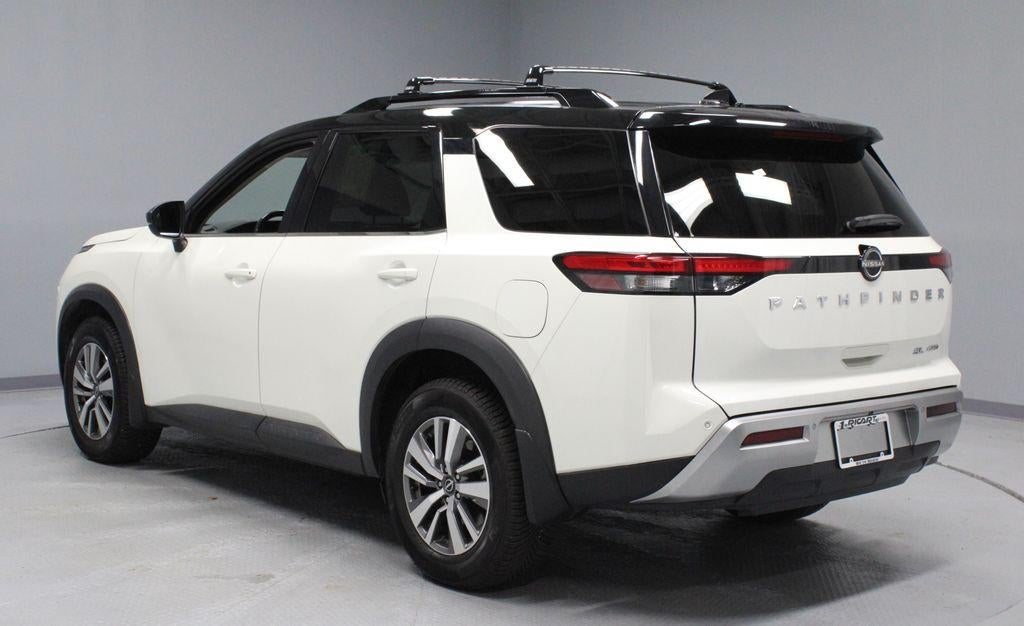 2022 Nissan Pathfinder SL