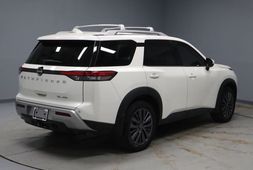 2022 Nissan Pathfinder SL