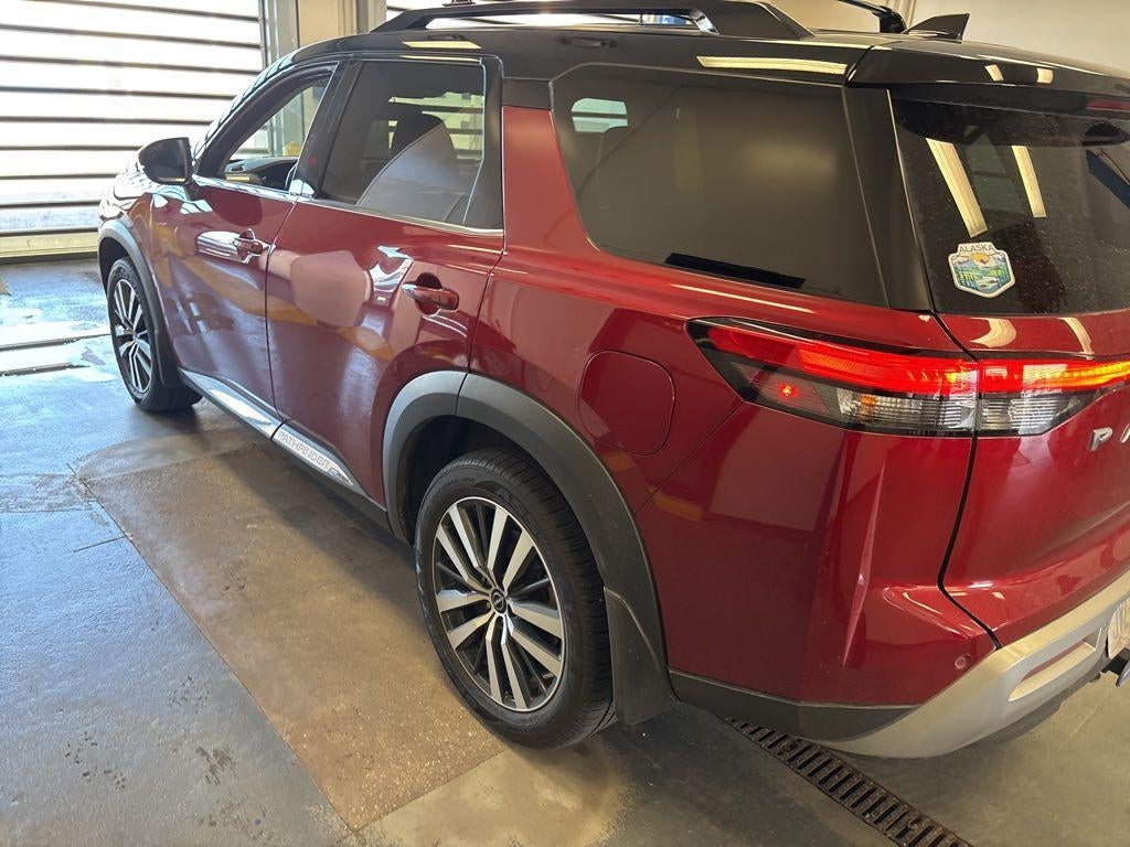 2022 Nissan Pathfinder Platinum