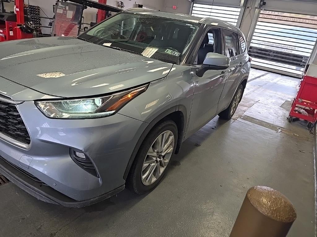 2022 Toyota Highlander Limited
