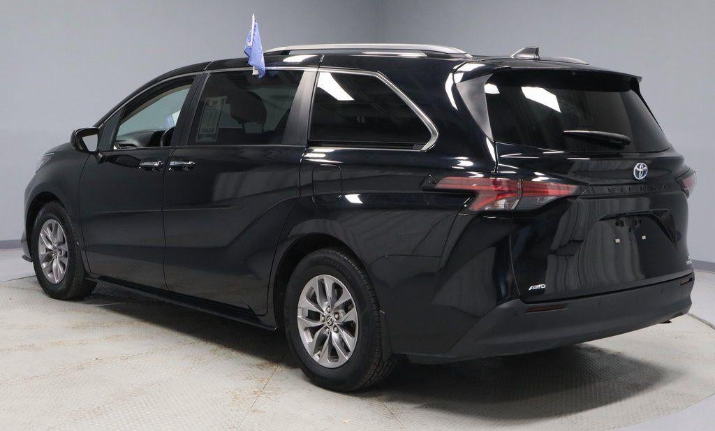 2022 Toyota Sienna XLE