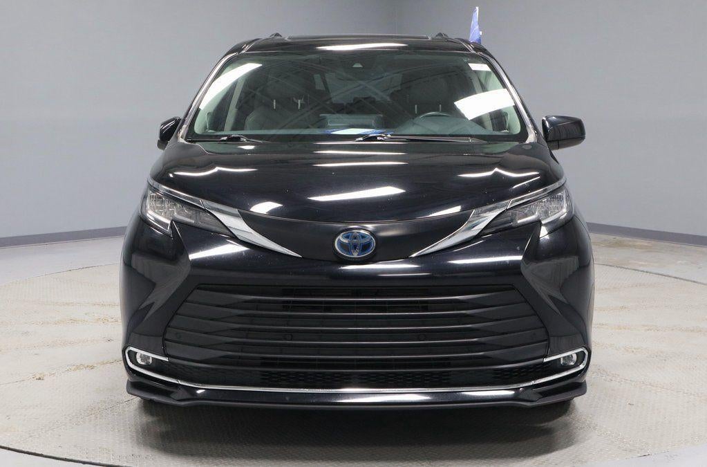 2022 Toyota Sienna XLE