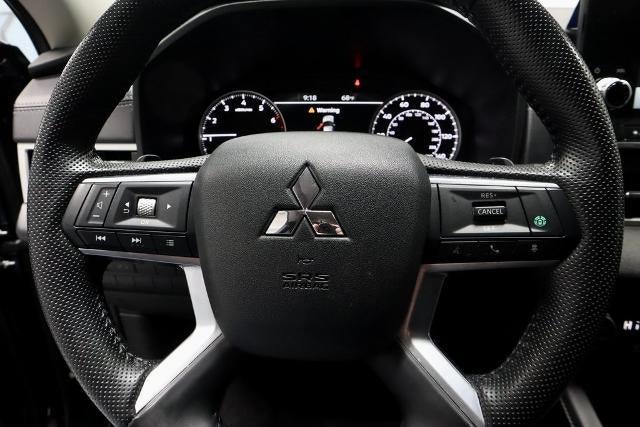 2023 Mitsubishi Outlander SE