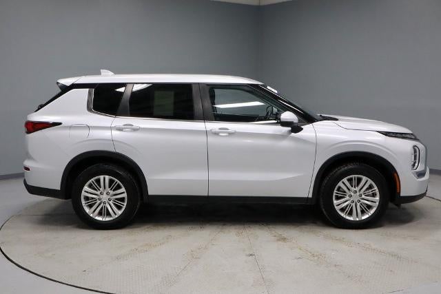 2024 Mitsubishi Outlander ES