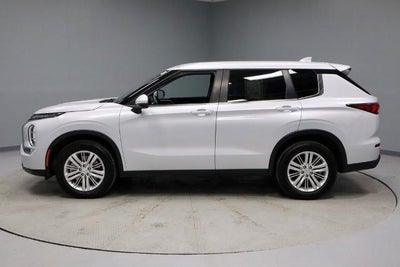 2024 Mitsubishi Outlander ES