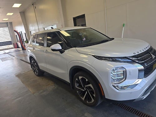 2022 Mitsubishi Outlander SE