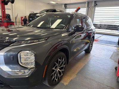 2024 Mitsubishi Outlander SE Black Edition