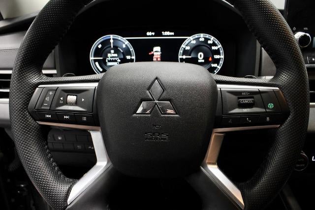 2023 Mitsubishi Outlander PHEV SE