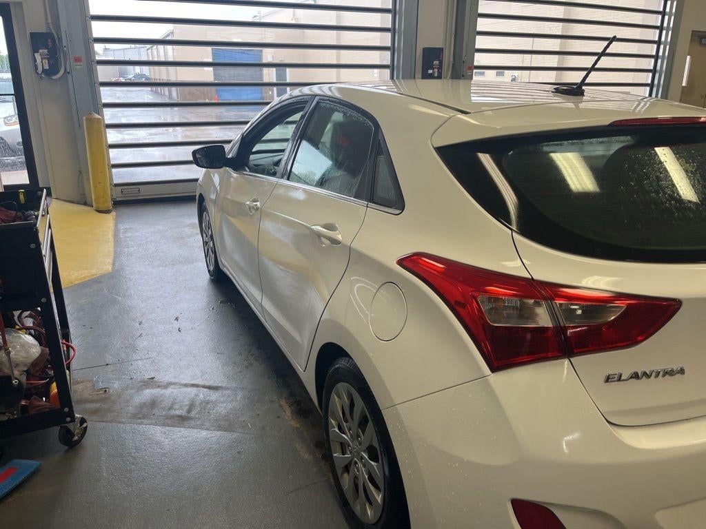 2017 Hyundai ELANTRA GT Base