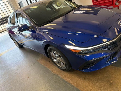 2025 Hyundai ELANTRA SE