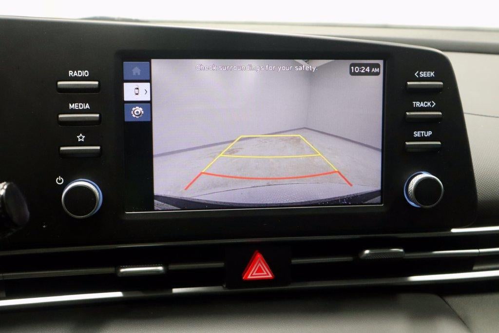 2024 Hyundai ELANTRA SE
