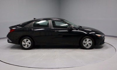 2024 Hyundai ELANTRA SE