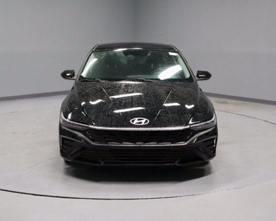 2024 Hyundai ELANTRA SE