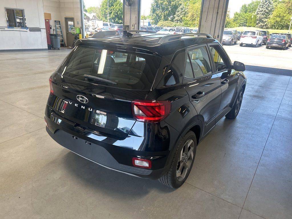2021 Hyundai VENUE SEL