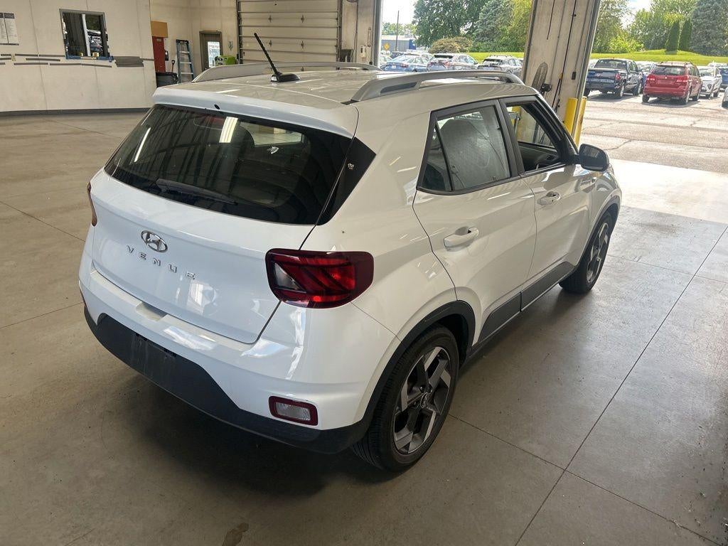 2025 Hyundai VENUE SEL