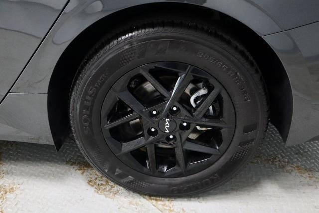 2025 Kia K5 LXS