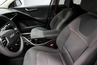 2023 Kia Niro LX