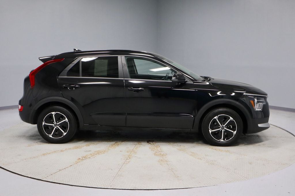 2023 Kia Niro LX